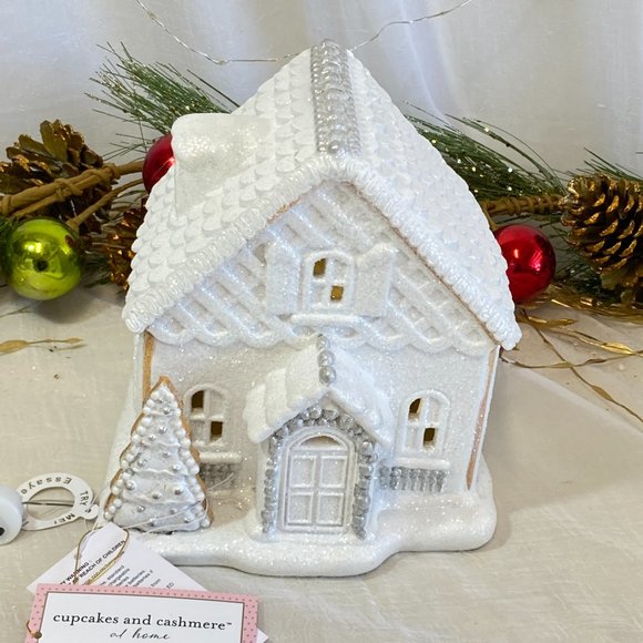Cupcakes & Cashmere White Holiday Christmas LED Lighted Gingerbread House New 8" - Picture 5 of 10